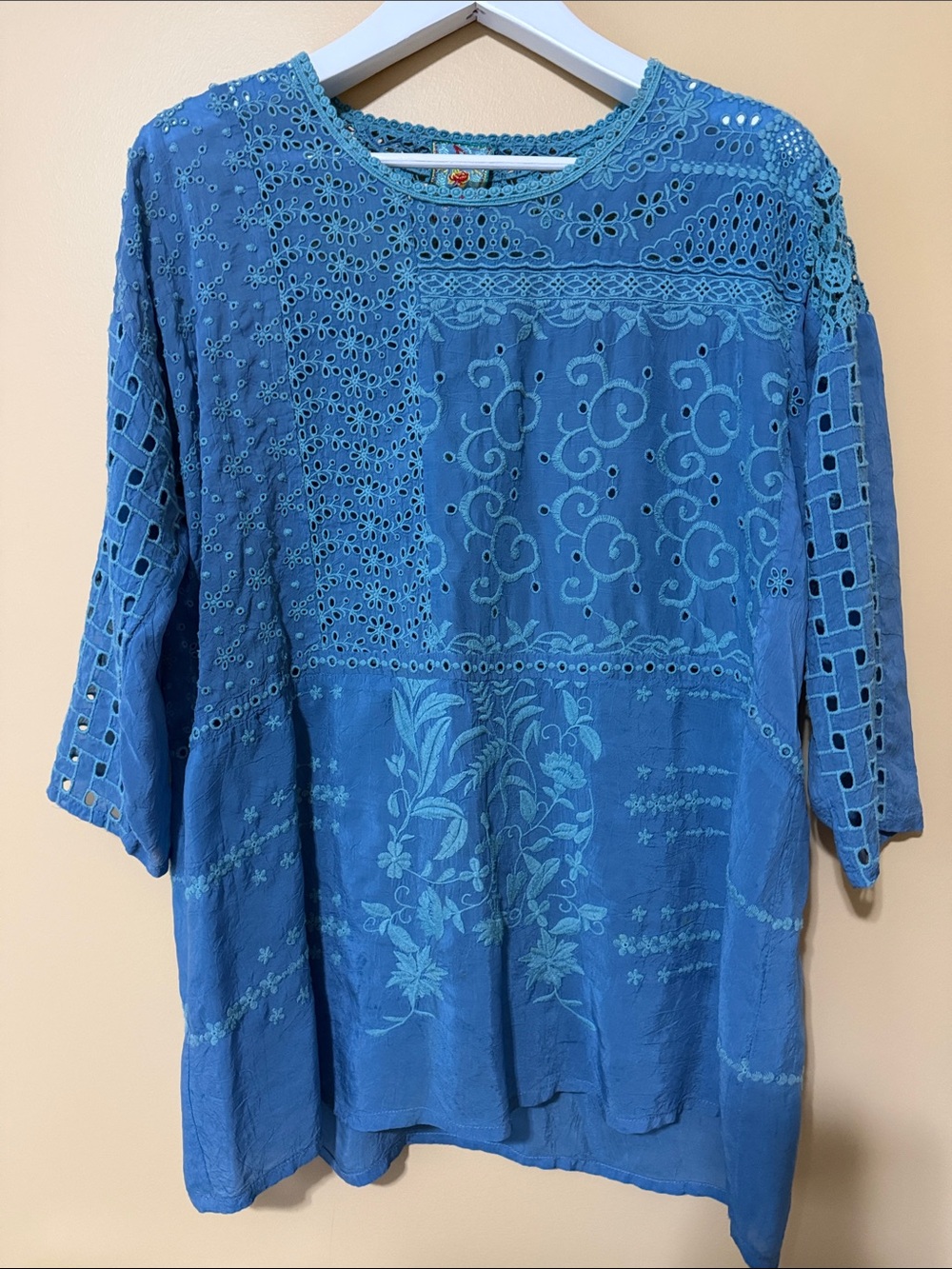 JOHNNY WAS Embroidered Blue Tunic —Relaxed Three-Quarter Sleeve. Medium
